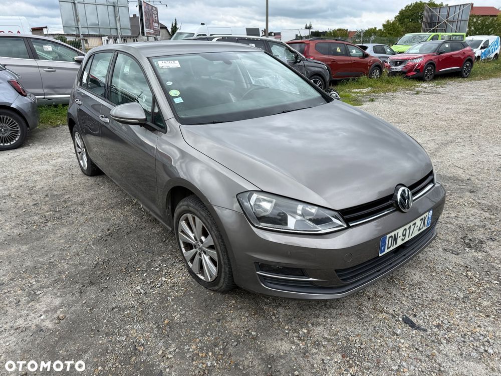 Volkswagen Golf - 1