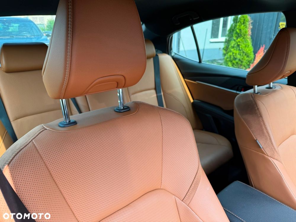 Toyota Camry 2.5 Hybrid Dynamic Force Executive e-CVT - 25