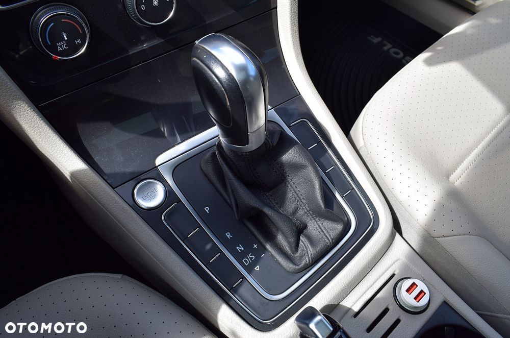 Volkswagen Golf - 15