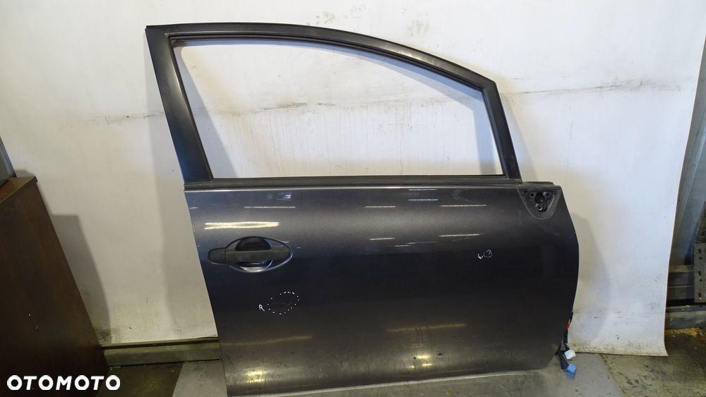 DRZWI PRAWY PRZÓD TOYOTA AURIS 2.0D4D 1G3 - 1
