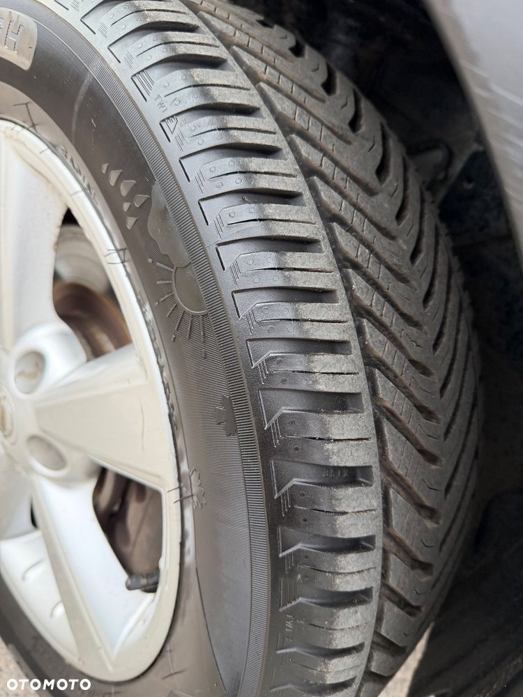 Nissan Qashqai+2 2.0 4x4 visia - 28