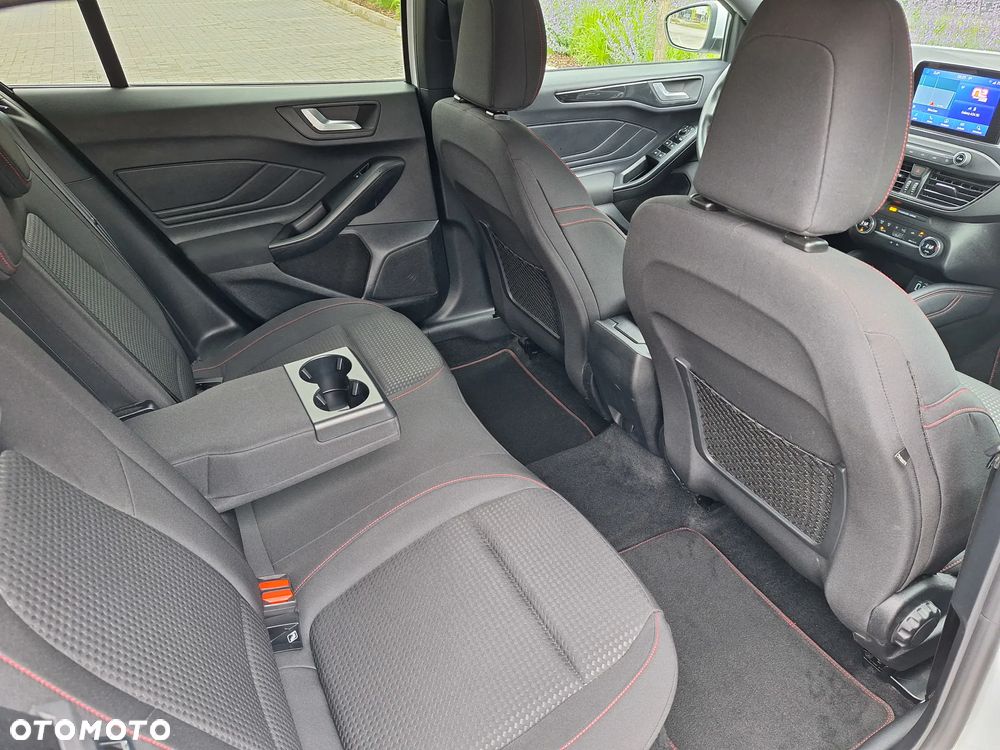 Ford Focus 1.5 EcoBoost ST-Line X - 23