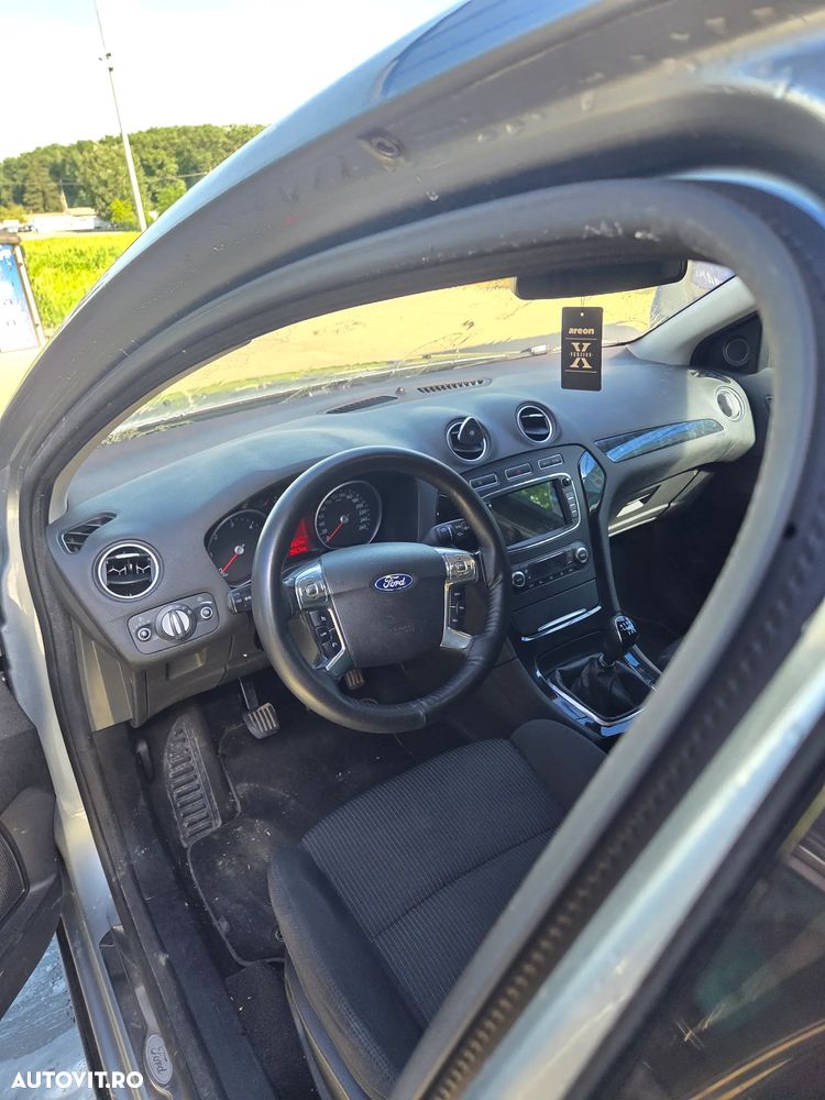 Ford Mondeo - 10