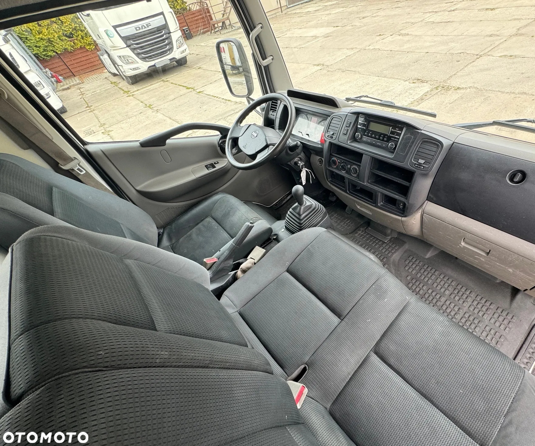 Nissan NT400 CABSTAR 35.14 Skrzynia DMC 3500 kg - 6