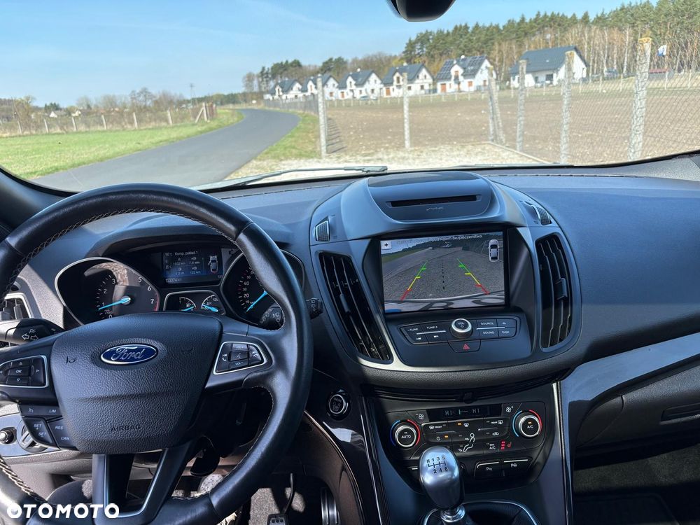 Ford Kuga 1.5 EcoBoost 2x4 ST-Line - 9