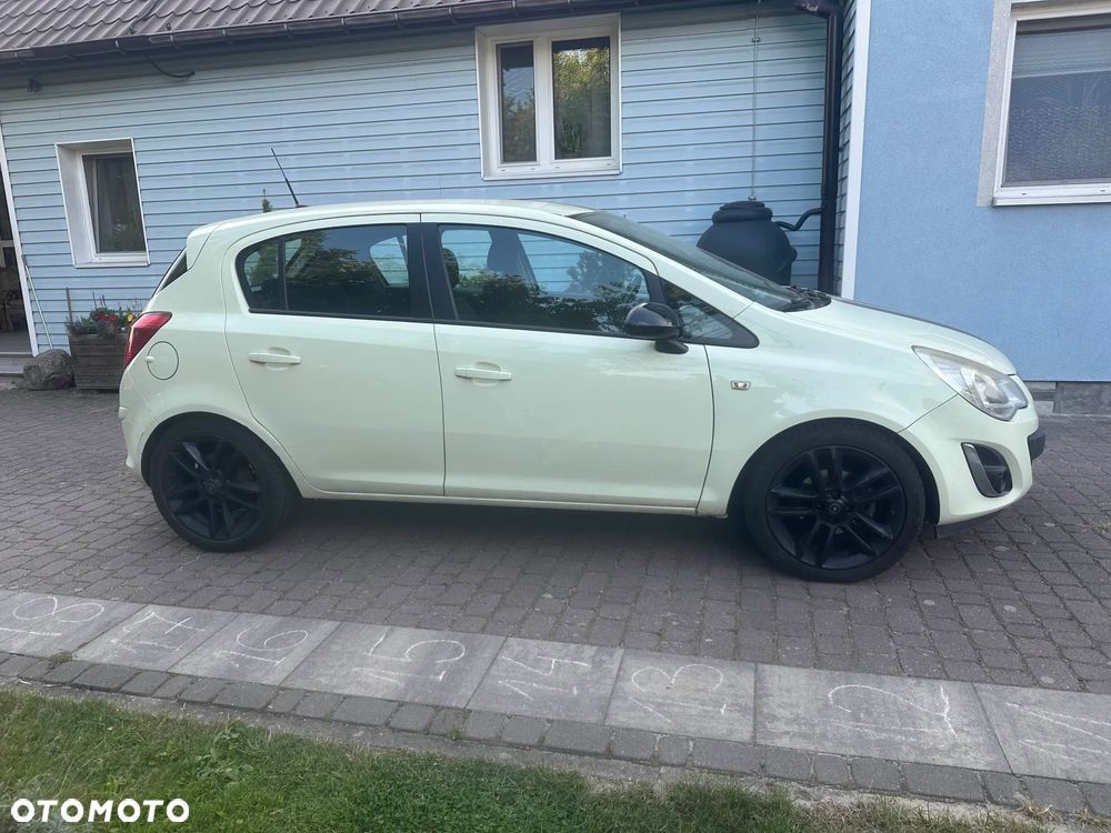 Opel Corsa 1.2 16V Cosmo - 4