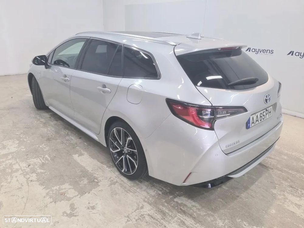Toyota Corolla Touring Sports 2.0 Hybrid Luxury Black - 2