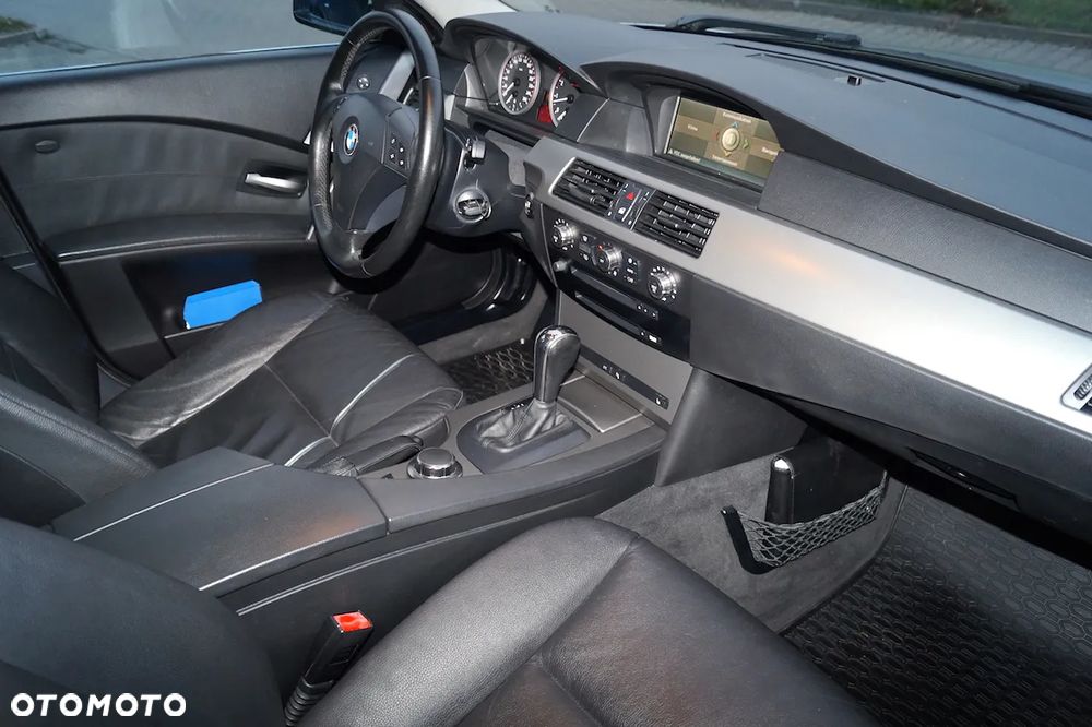 BMW Seria 5 525i - 6