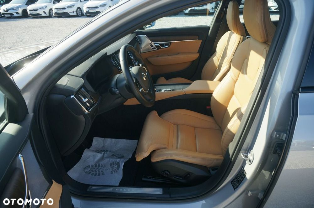 Volvo V90 Cross Country B5 D AWD Ultimate - 23