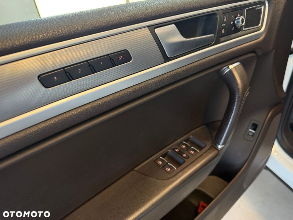 Volkswagen Touareg - 27