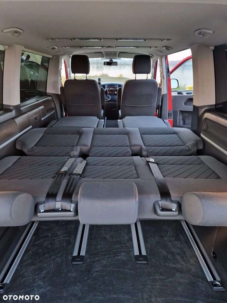 Volkswagen Multivan - 31