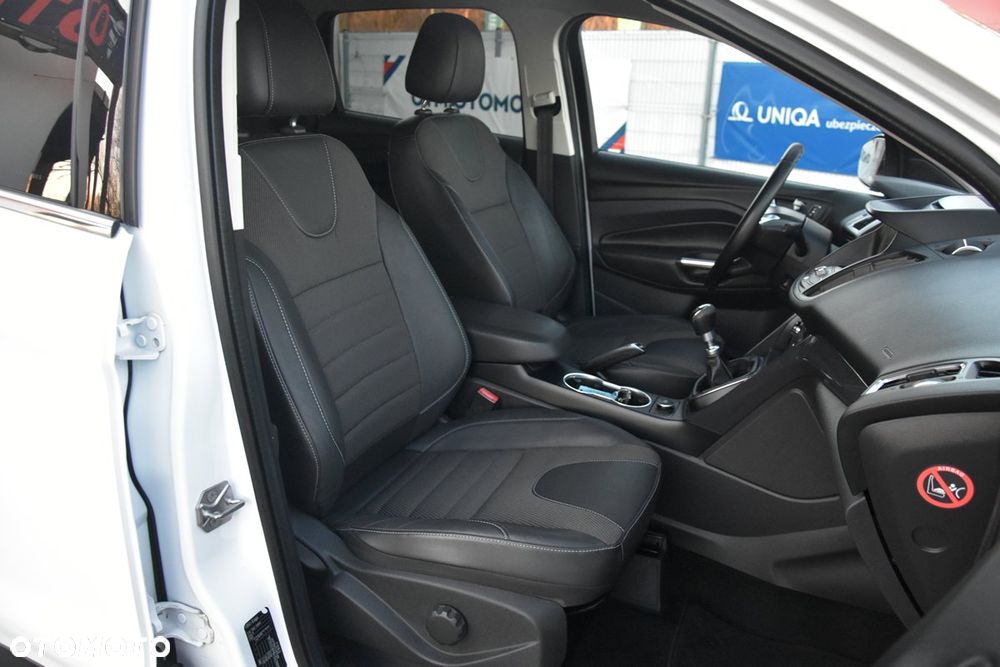 Ford Kuga 2.0 TDCi 4x2 Titanium - 25