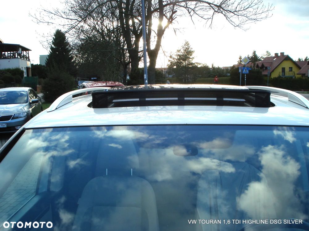 Volkswagen Touran 1.6 TDI DPF BlueMotion Technology DSG Highline - 20