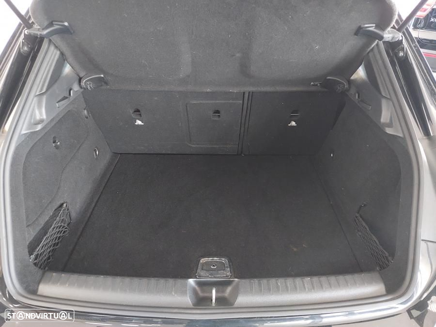 Mercedes-Benz GLA 180 Urban - 37
