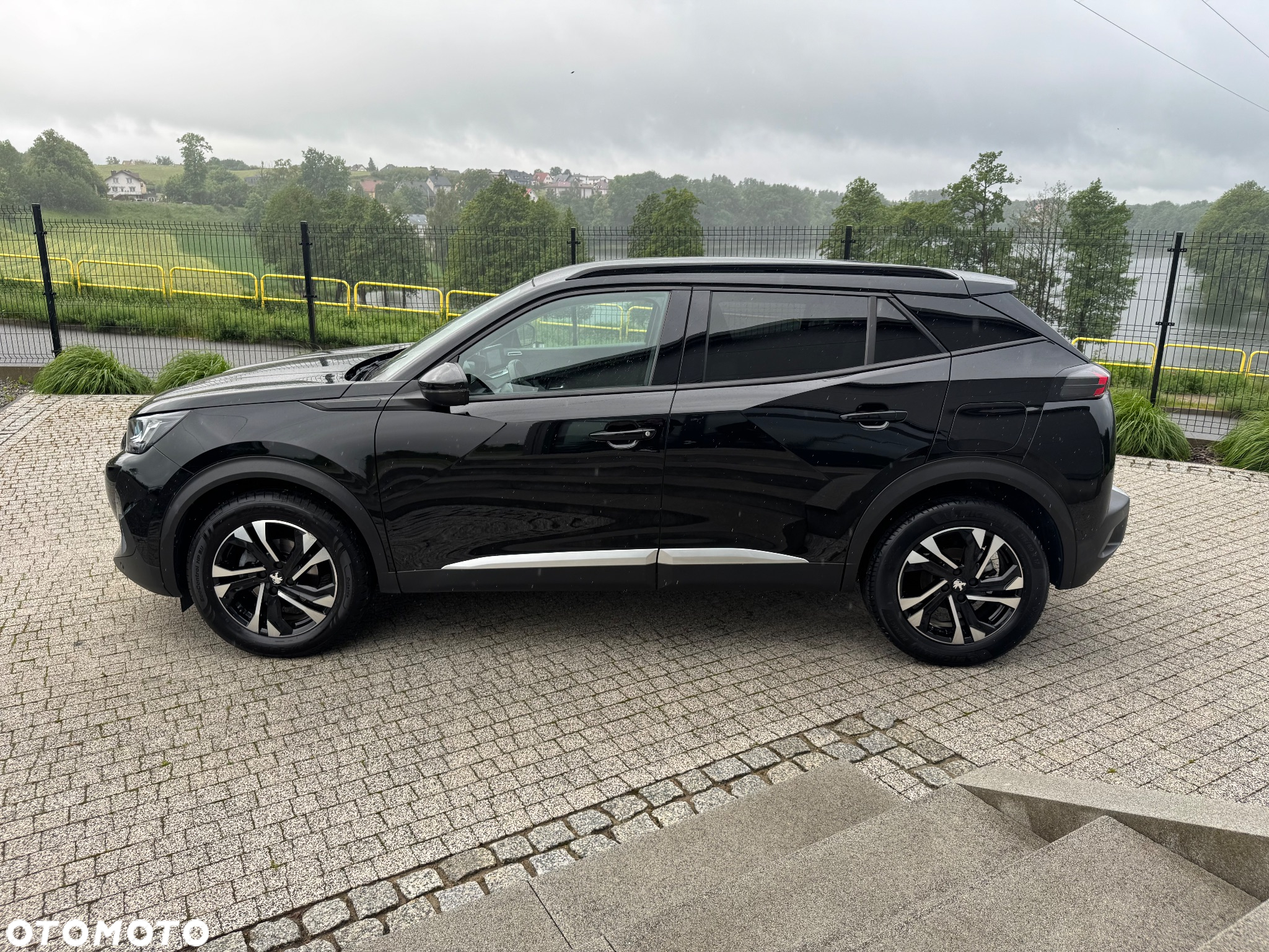 Peugeot 2008 1.5 BlueHDi Allure S&S - 9