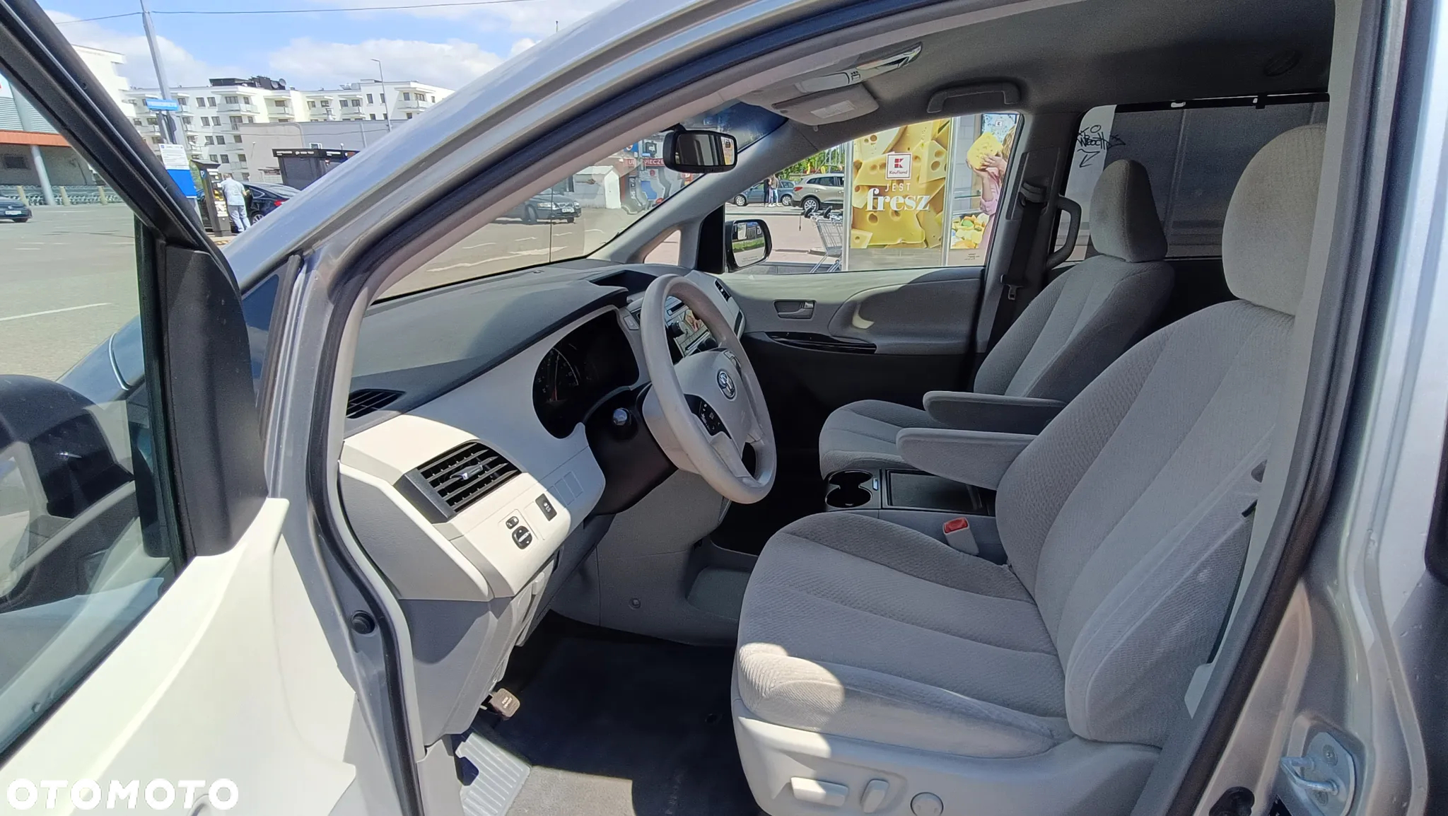 Toyota Sienna 3.5 V6 SE - 6