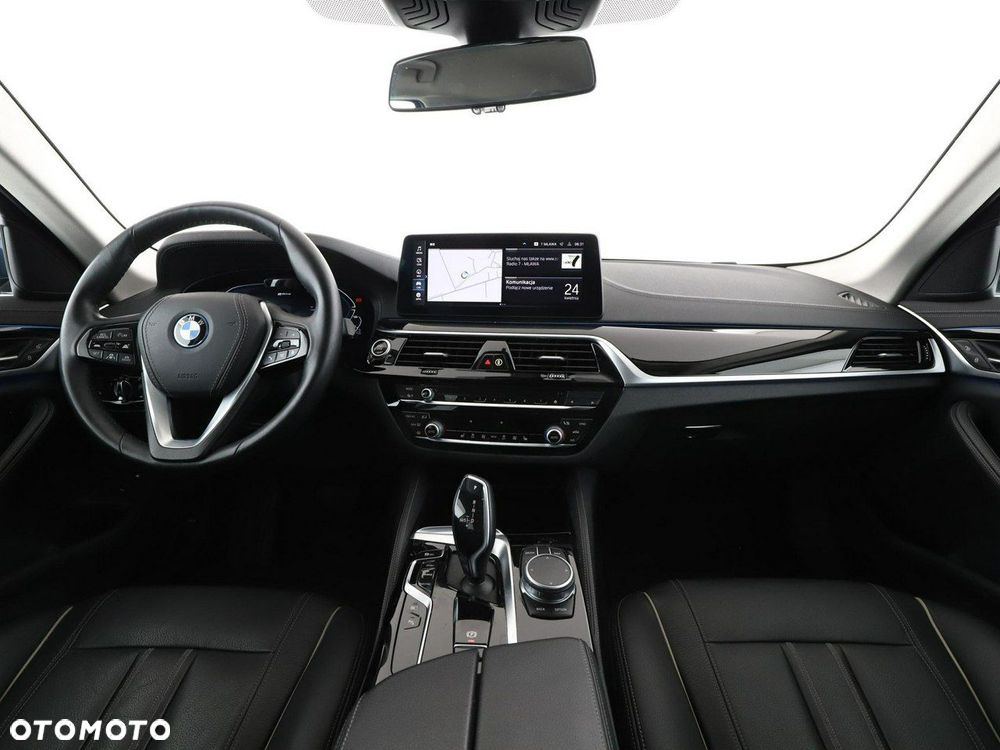 BMW Seria 5 520e Luxury Line - 17