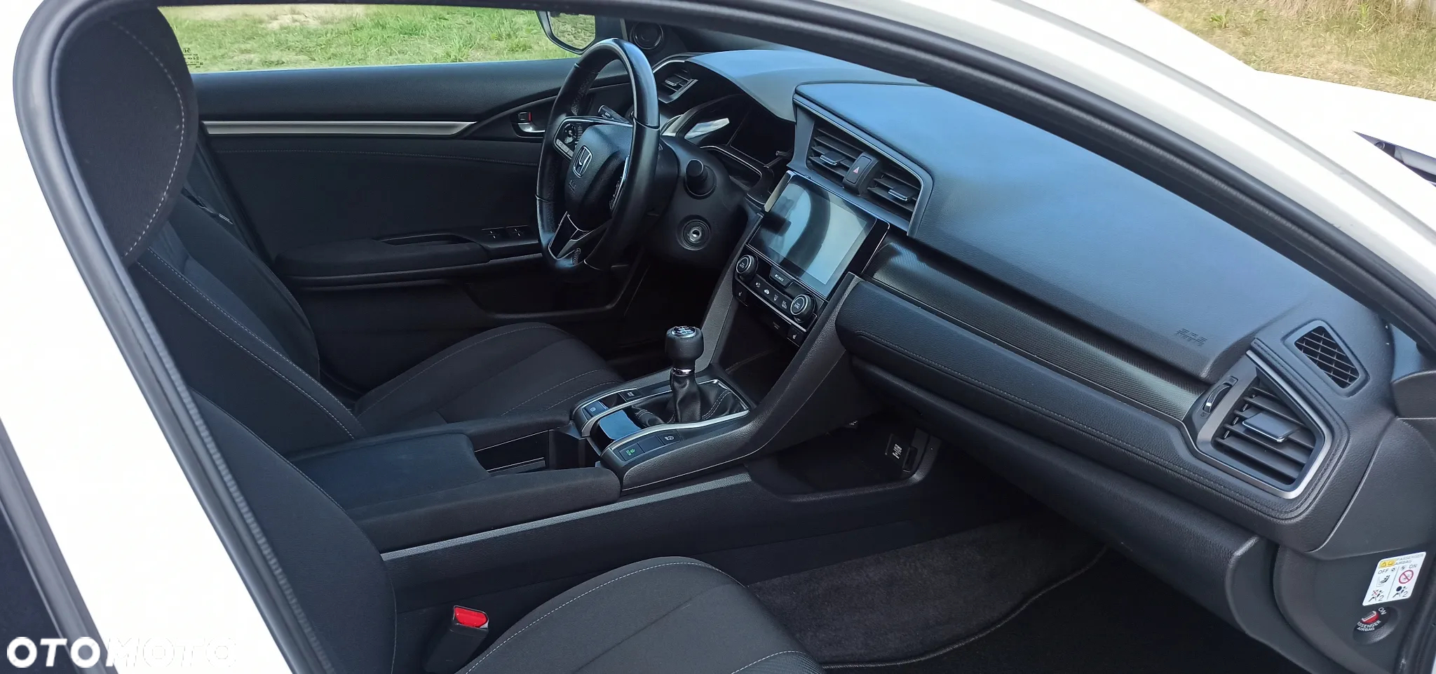 Honda Civic 1.6 i-DTEC Executive Black Edition - 11
