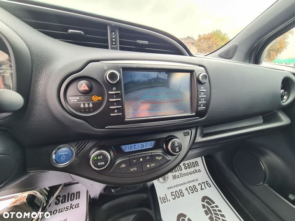 Toyota Yaris Hybrid 100 Premium - 15