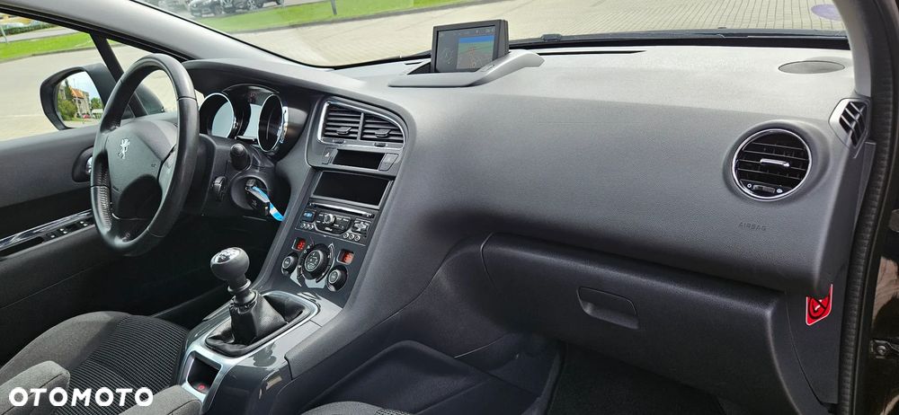Peugeot 5008 2016 photo 5