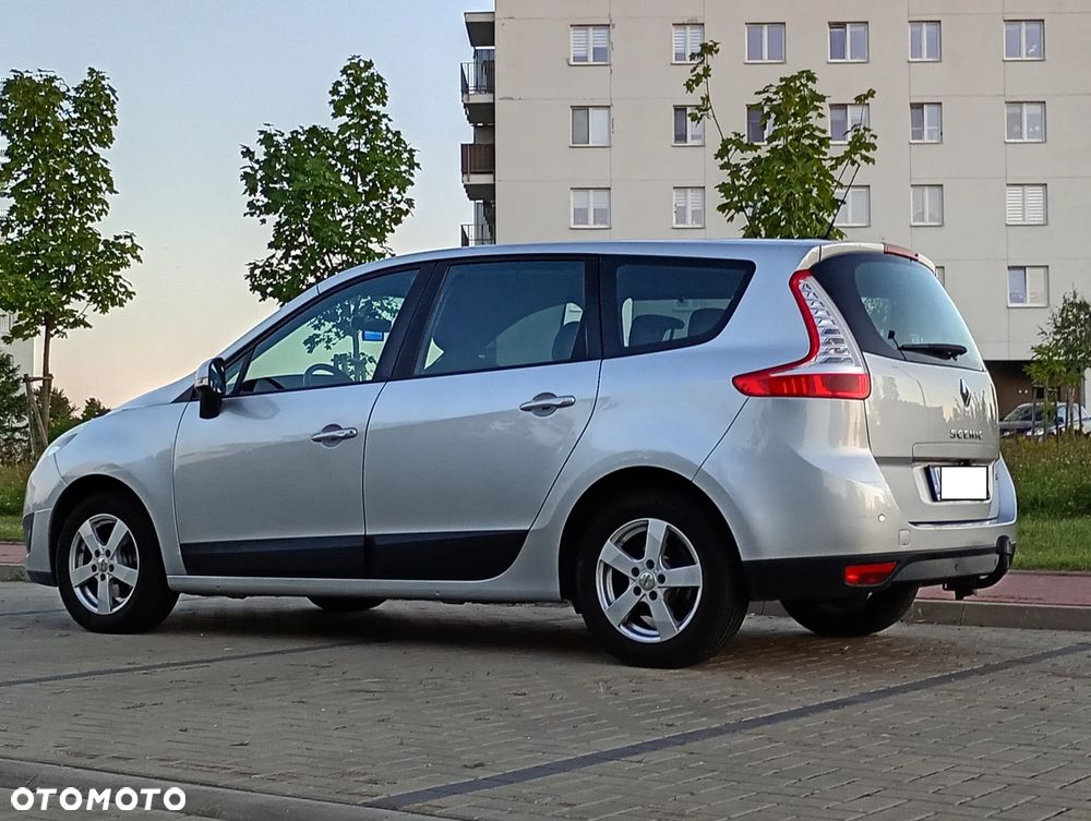 Renault Grand Scenic - 1