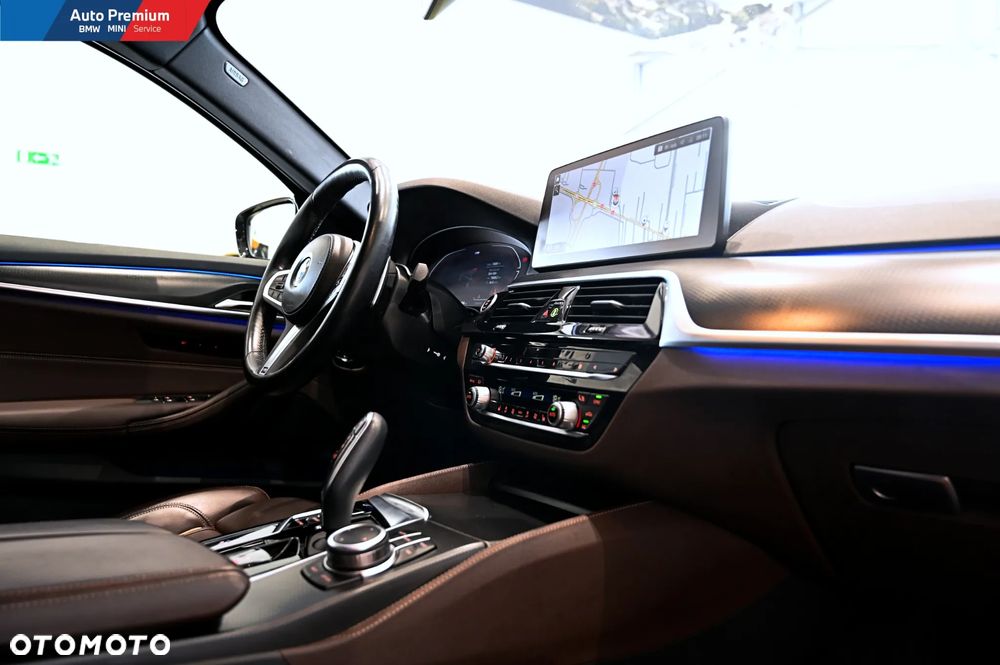BMW Seria 5 530i xDrive - 16