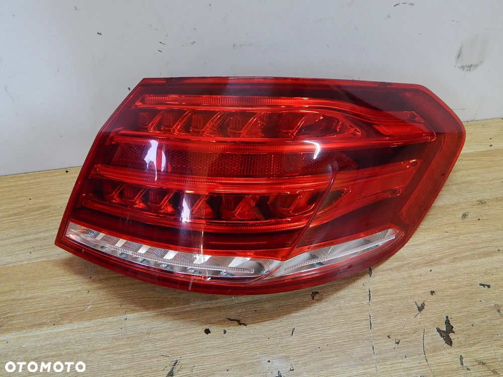 Lampa prawy tył LED Mercedes E klasa 212 W212 Lift 12-16 Sedan Łuków części - 1