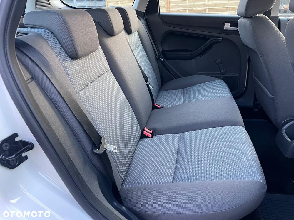 Ford Focus 1.4 Ambiente - 18