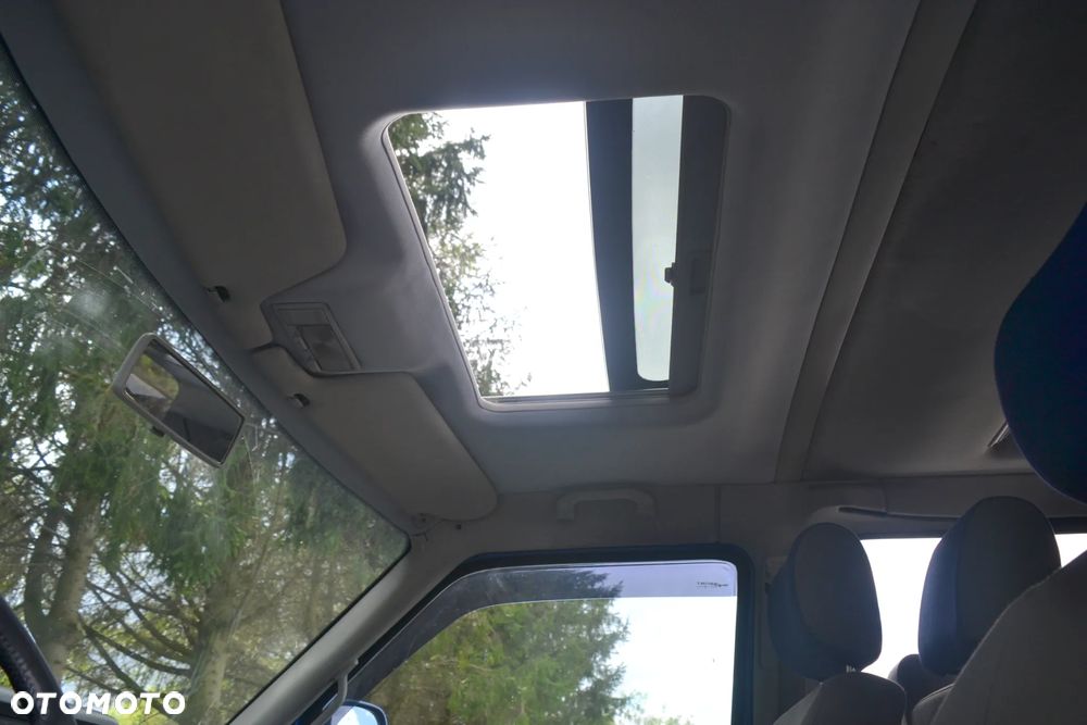 Volkswagen Multivan - 20