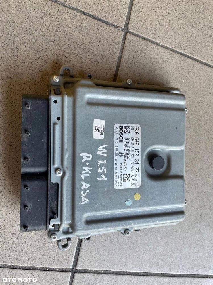 STEROWNIK SILNIKA 3.0 D MERCEDES R W251 0281013980 - 1