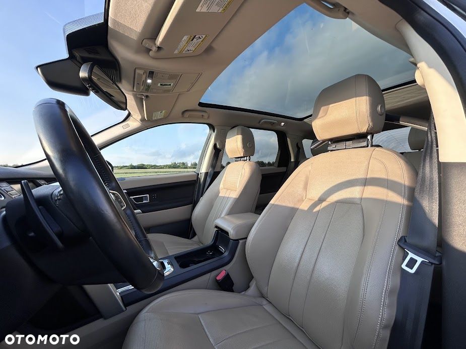 Land Rover Discovery Sport - 28