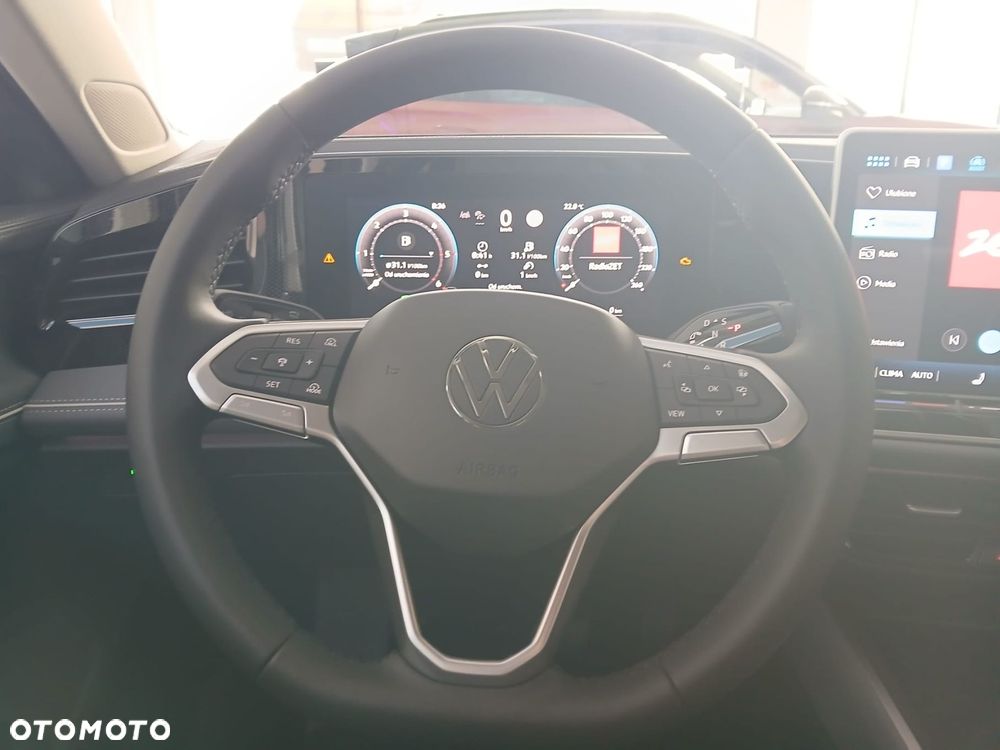 Volkswagen Passat - 16