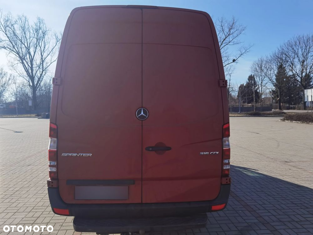 Mercedes-Benz Sprinter - 9