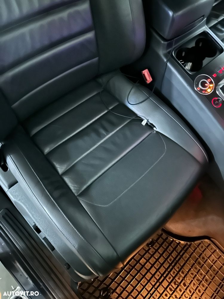 Volkswagen Touareg - 11