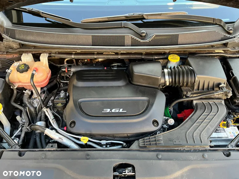 Chrysler Pacifica - 12