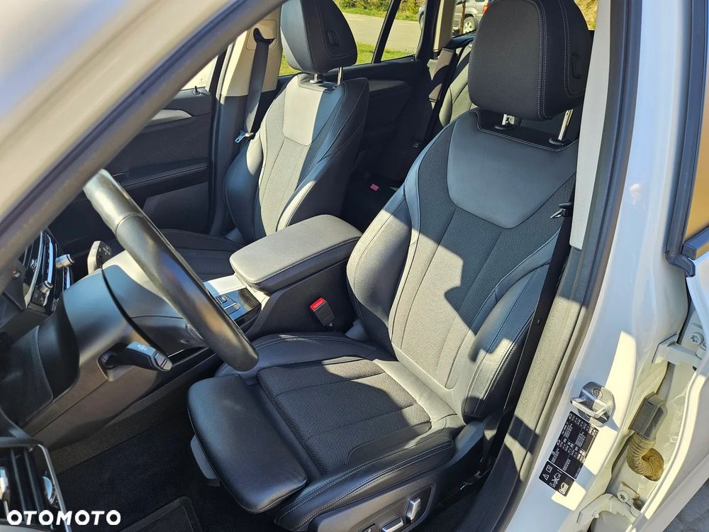 BMW X3 xDrive20d Advantage - 16