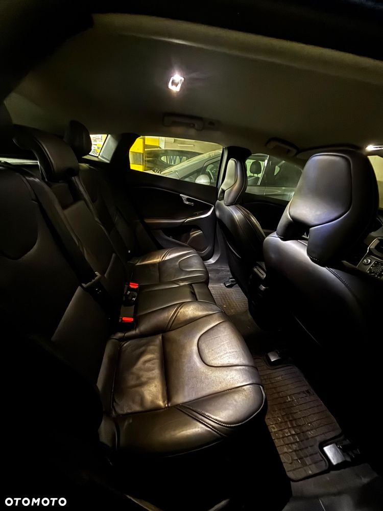 Volvo V40 D4 Drive-E Momentum - 16