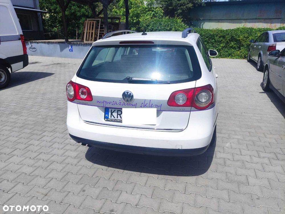 Volkswagen Passat - 4