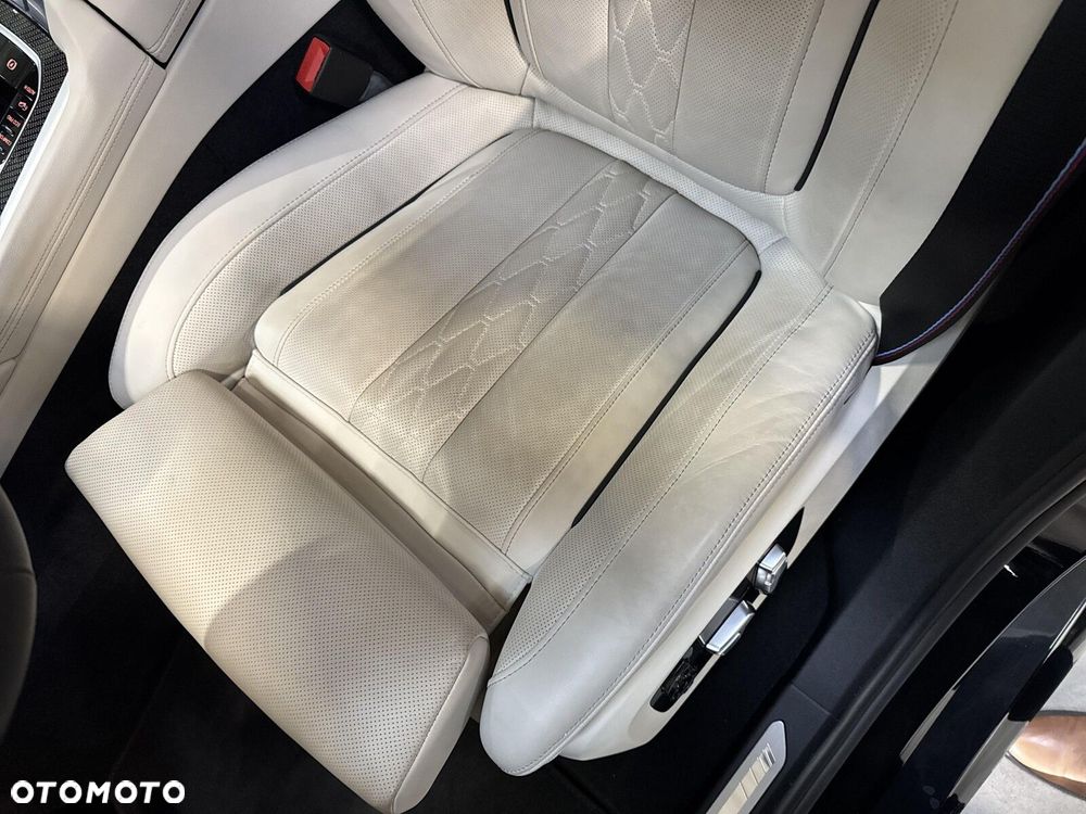 BMW X6 - 14