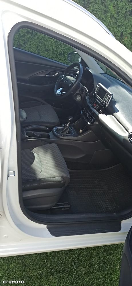 Hyundai i30 1.6 D Classic + - 10