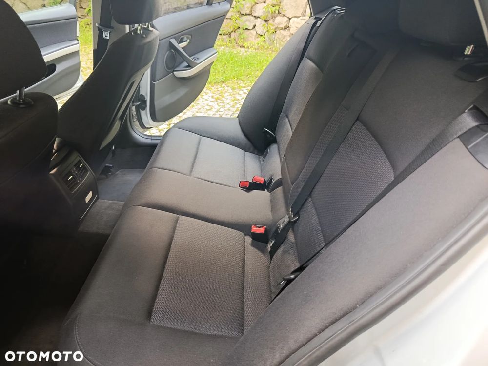 BMW Seria 3 318d DPF - 7