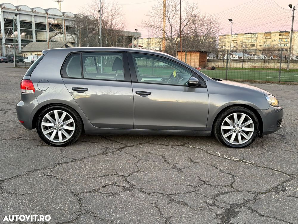Volkswagen Golf 1.6 TDI DPF Highline - 7