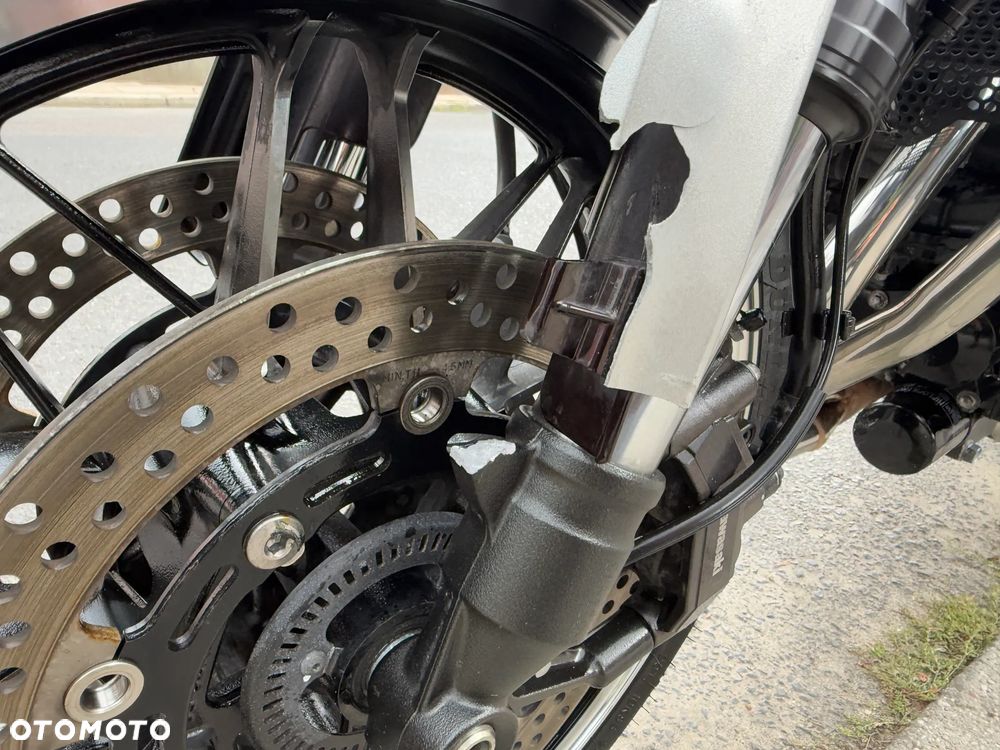 Kawasaki Z 900 RS - 13