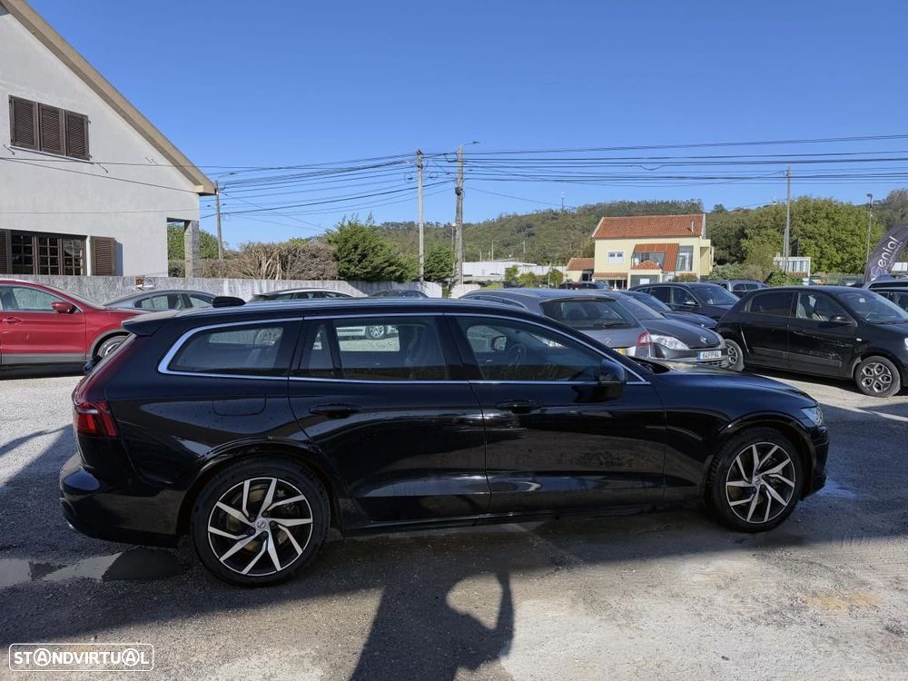Volvo V60 2.0 T8 AWD TE Momentum Plus - 9
