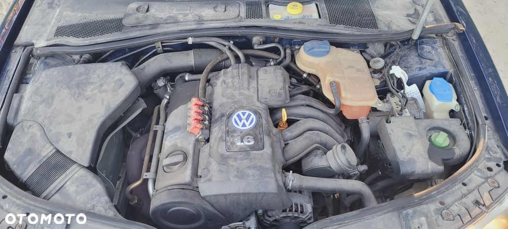 Volkswagen Passat 1.6 Comfortline - 5