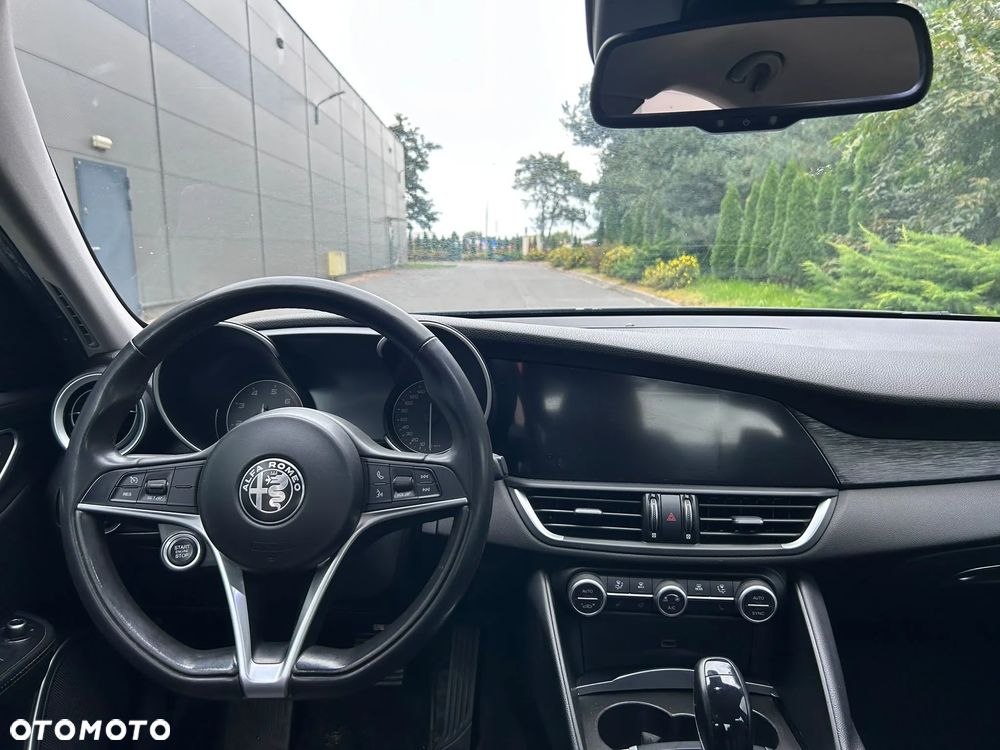 Alfa Romeo Giulia - 20