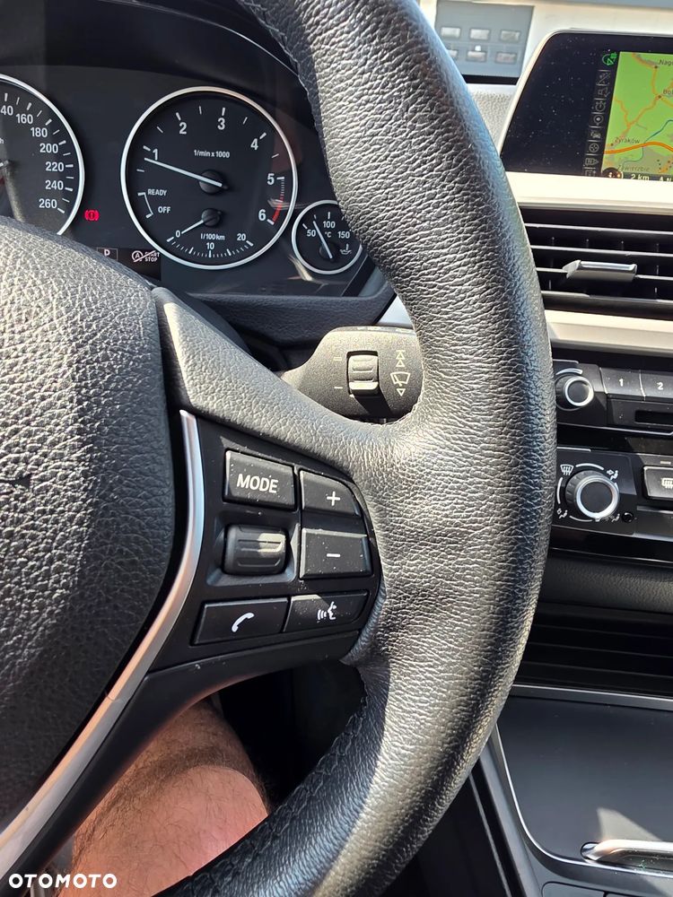 BMW Seria 3 320d xDrive - 25
