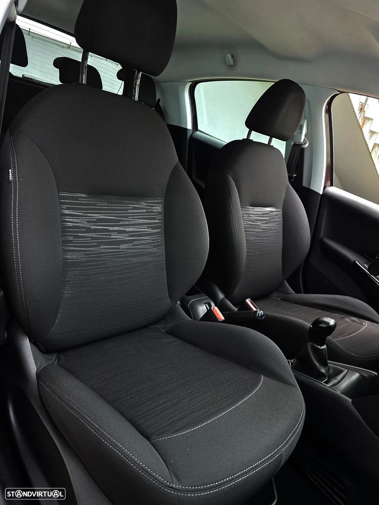 Peugeot 208 1.4 HDi Active - 46