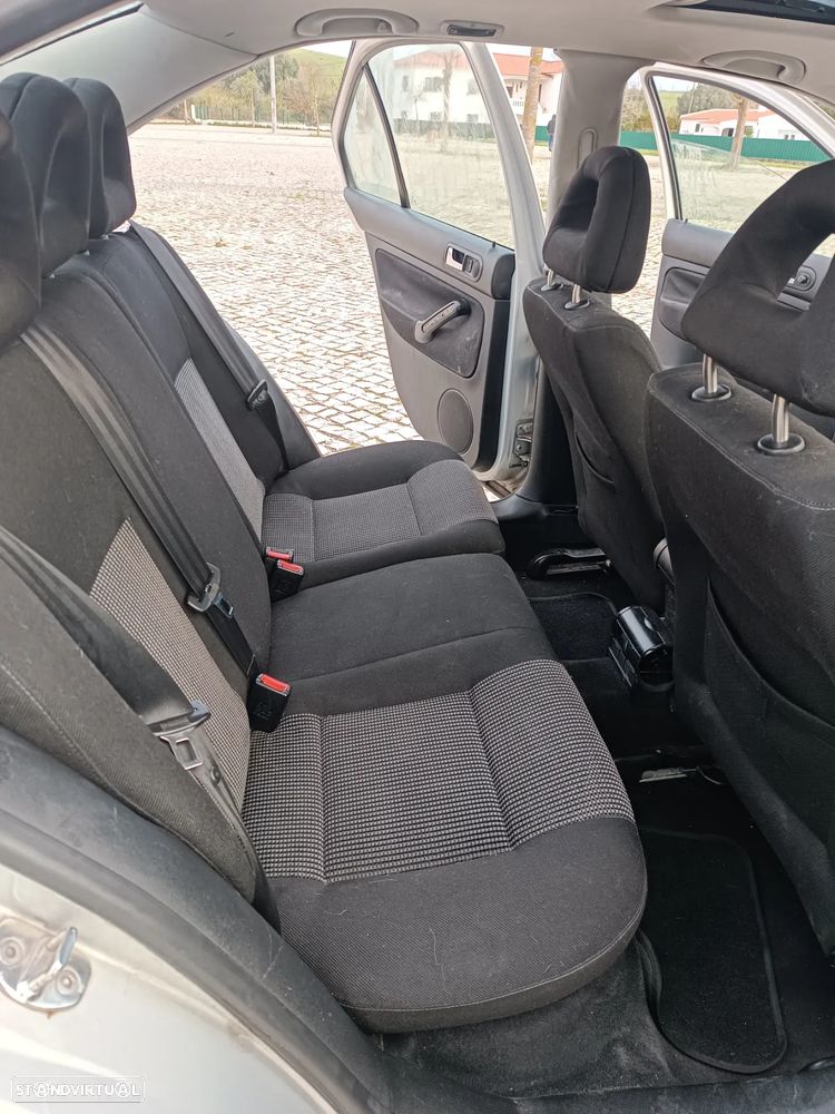 VW Bora 1.9 TDi Highline - 36