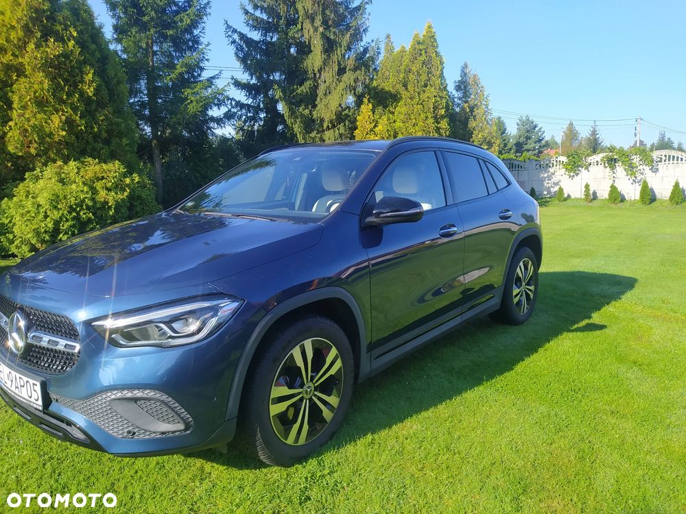 Mercedes-Benz GLA 200 - 23